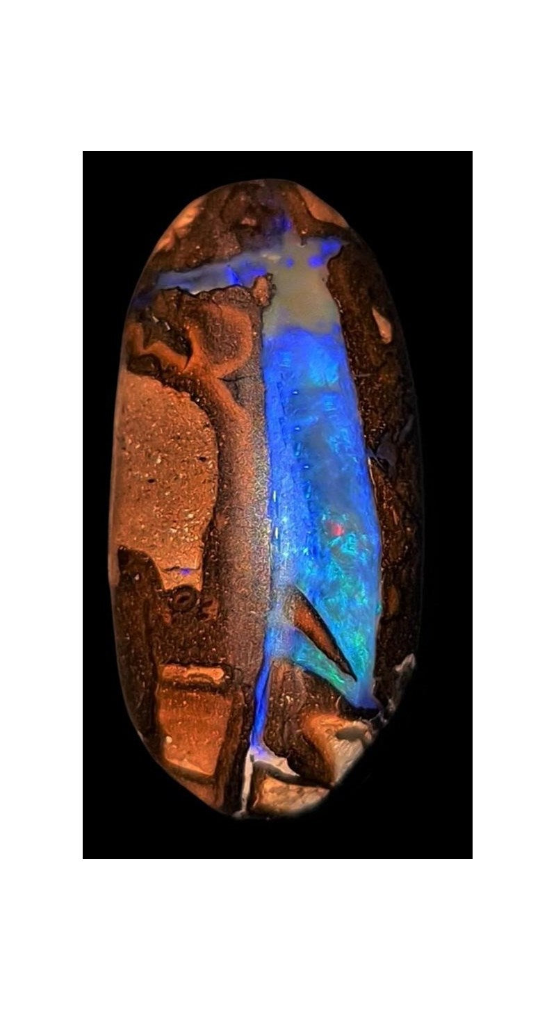 15 CARATS YOWAH NUT BOULDER OPAL.